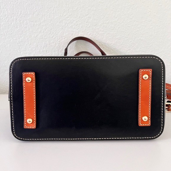 Dooney & Bourke | Small Heidi Satchel | Black Smooth Leather | Like New | Luxury - Picture 6 of 9